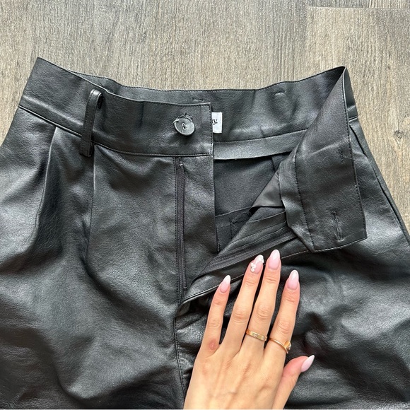 Revolve Charlie Holiday Vegan Leather Shorts in Black (Size XS/US 2) - Picture 8 of 8